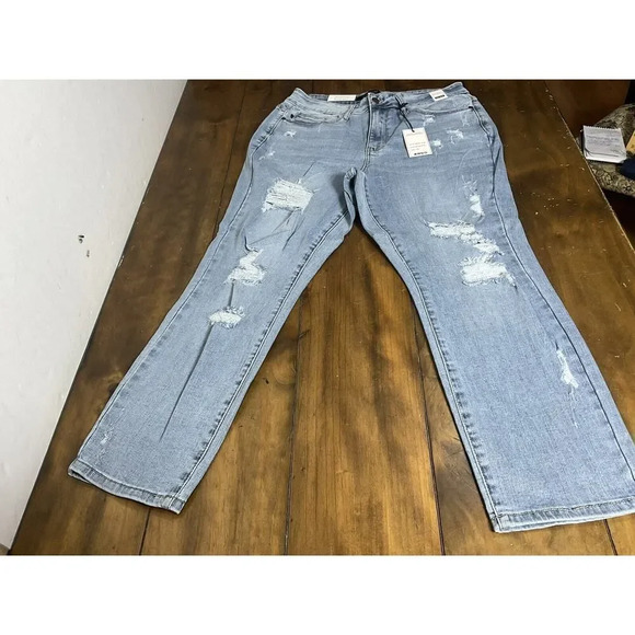 Judy Blue Boyfriend Fit High Waist Destroyed Light Wash Denim Size 14W JB82281 - Picture 1 of 14